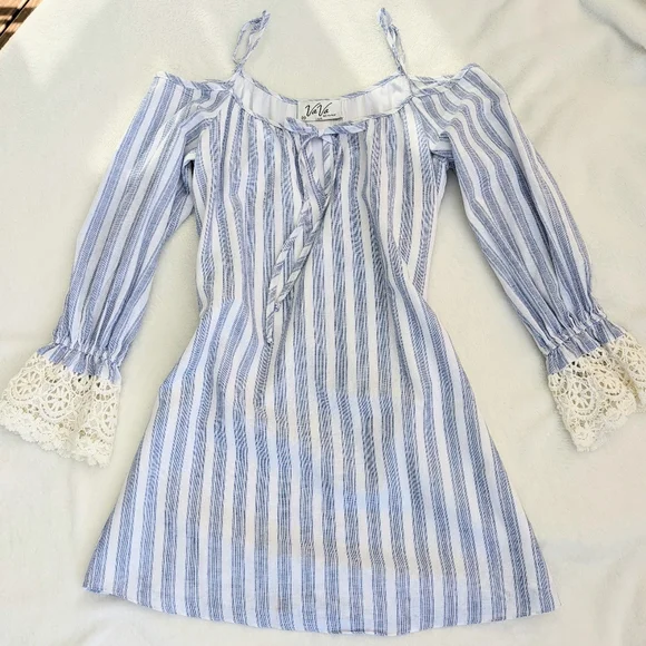 VAVA by JOY HAN Cuff Sleeve Dress - Picture 1 of 4